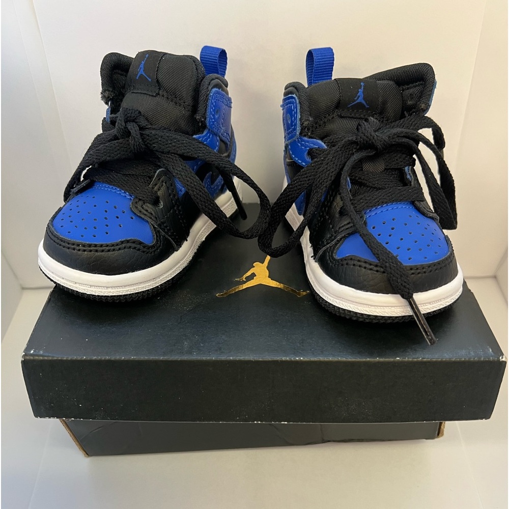 Infant Nike brand new never worn !!